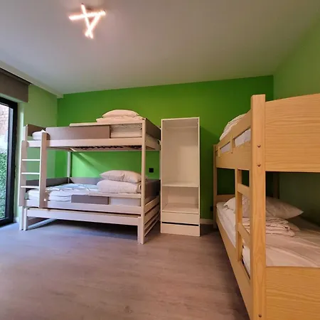 Daire Seafront With Terrace On Zeedijk *